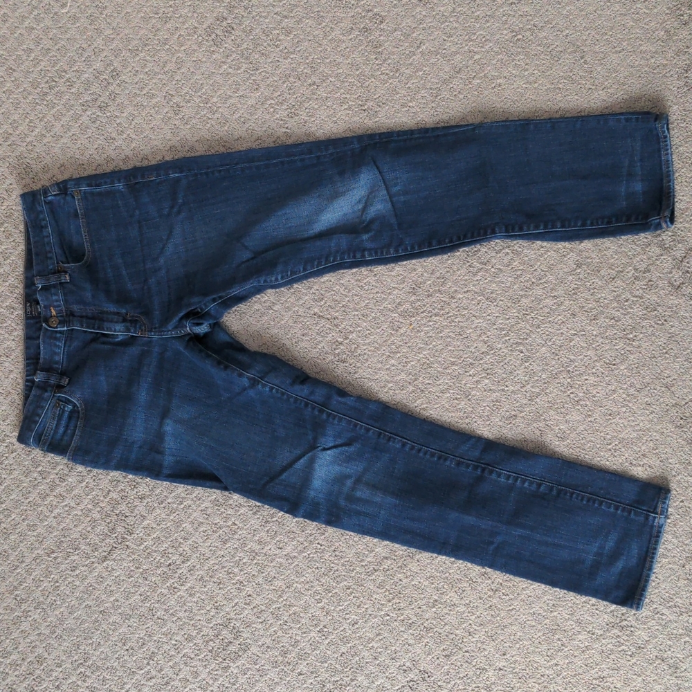 J. Crew The Driggs medium wash jeans 32x32